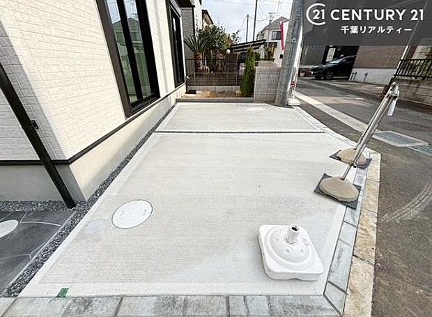 カースペース付きなのでマイカーをお持ちの方も安心ですね！ぜひ現地にてお確かめくださいませ！