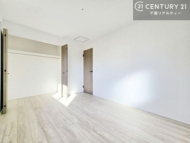 収納がしっかりあるので家具の配置がしやすく、ライフスタイルに合わせたお部屋作りが可能です。