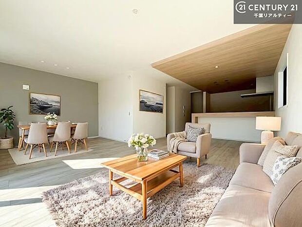 家具はCGパースです。開放感のある広々LDK!ソファーやダイニングテーブルを置いても窮屈にならないので快適に過ごせます!コミュニケーションが取りやすいリビングです!