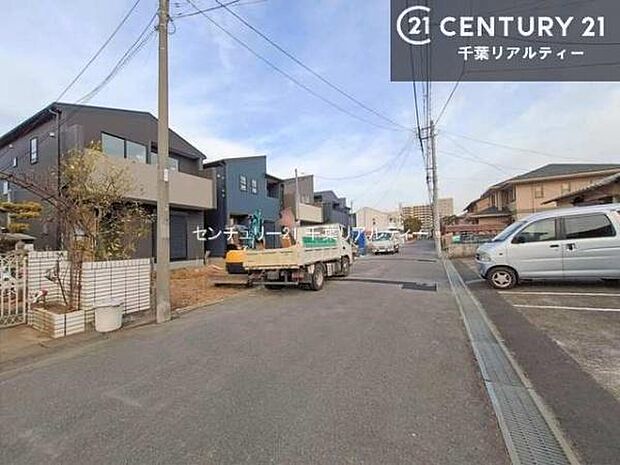 気になるお子様の学校までの道のりや駅までのルート、お買い物の場所などもご一緒にご案内いたします!