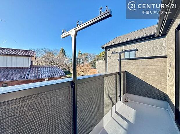 陽当たり良好なバルコニーです!晴れた日には青い空を見渡せる開放的な時間を楽しめます。