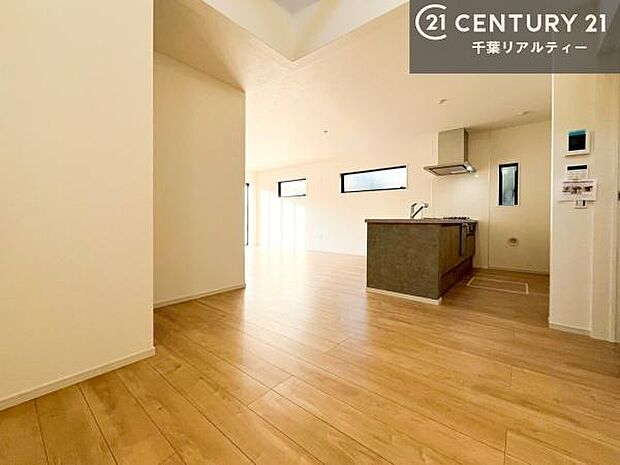 心地良いリビングは家族が自然と集まります。家族団欒の時間が増えそうです。ご家族と、より一層充実した時間を過ごせそうですね。