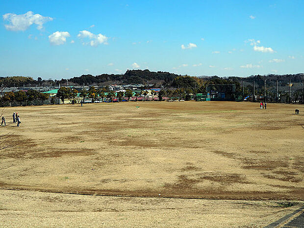 八幡台中央公園まで836m