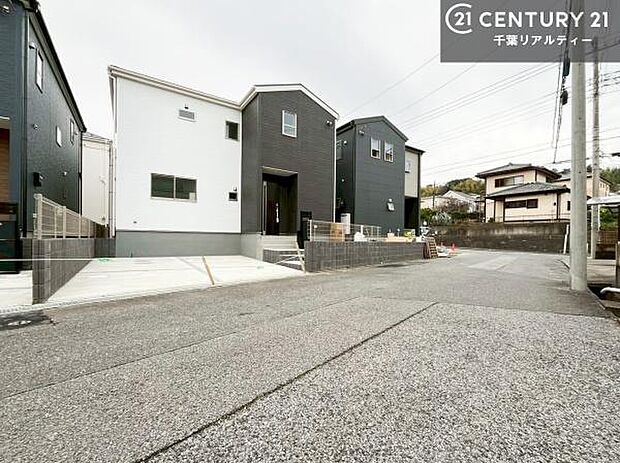 周辺環境や、お客様のご希望に合った物件も一緒にご案内を致します。住宅ローンアドバイザーによるご相談も承ります。当社はお問い合わせに即対応します!お待たせしません!