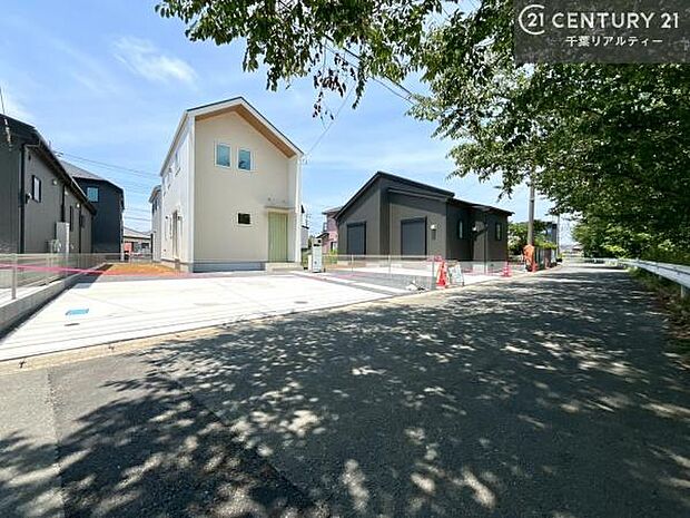 周辺環境や、お客様のご希望に合った物件も一緒にご案内を致します。住宅ローンアドバイザーによるご相談も承ります。当社はお問い合わせに即対応します!お待たせしません!