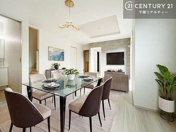 家具はCGパースです。優しい陽だまりがリビングを包んでくれて居心地の良い空間を演出してくれます!くつろぎの時間を過ごせます!