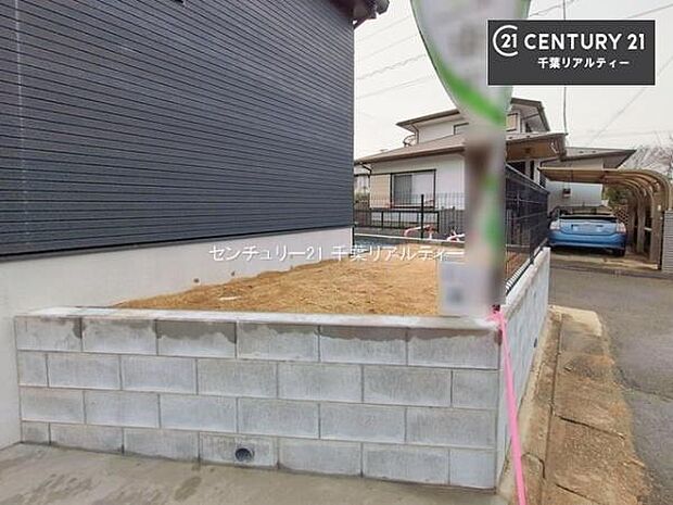 お庭スペースつき!ガーデニングや家庭菜園が楽しめてアウトドアの趣味が増えそうですね!