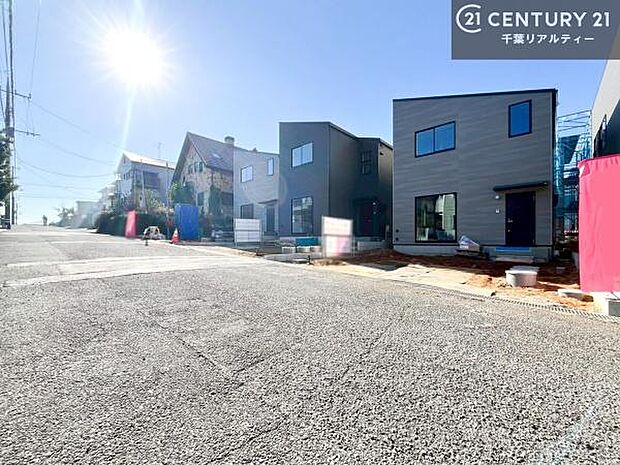 周辺環境や、お客様のご希望に合った物件も一緒にご案内を致します。住宅ローンアドバイザーによるご相談も承ります。当社はお問い合わせに即対応します!お待たせしません!