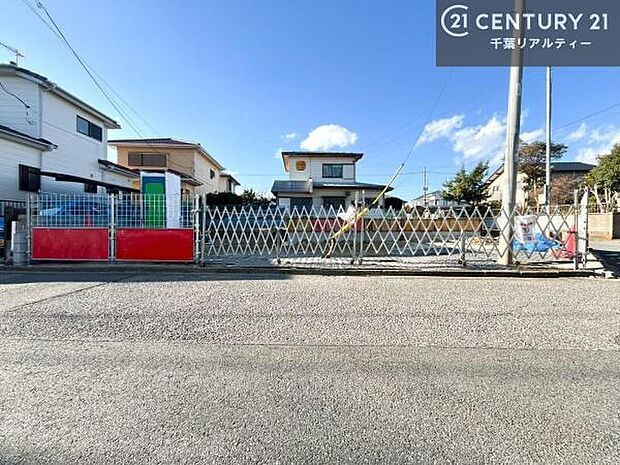 周辺環境や、お客様のご希望に合った物件も一緒にご案内を致します。住宅ローンアドバイザーによるご相談も承ります。当社はお問い合わせに即対応します!お待たせしません!
