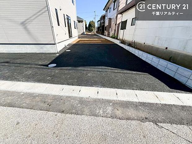 カースペース付きなのでマイカーをお持ちの方も安心ですね!ぜひ現地にてお確かめくださいませ!