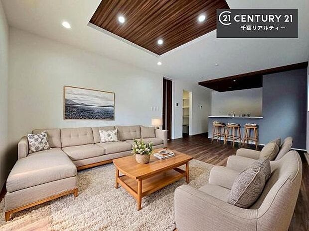 家具はCGパースです。心地良いリビングは家族が自然と集まります。家族団欒の時間が増えそうです。ご家族と、より一層充実した時間を過ごせそうですね。明るく開放的な空間です。