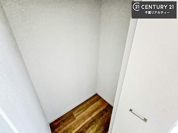 住空間をすっきり使うためには必須ポイントの収納スペースですよね。是非現地でご確認ください！