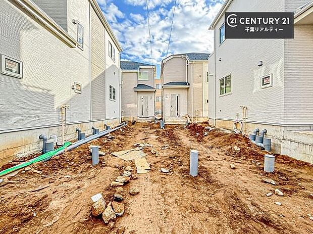 全4棟のキレイな街並み。是非1度ご内見ください。物件探しのご条件・ご要望・ご質問など、不動産に関することなら、どのようなことでも誠心誠意対応させて頂きます！