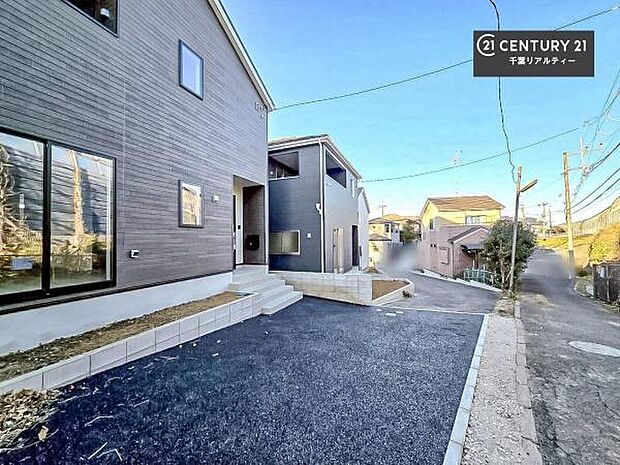 周辺環境や、お客様のご希望に合った物件も一緒にご案内を致します。住宅ローンアドバイザーによるご相談も承ります。当社はお問い合わせに即対応します！お待たせしません！