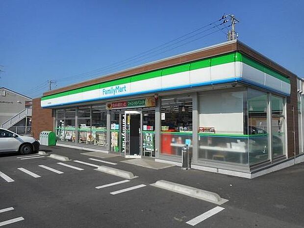 ファミリーマート大松屋京葉店まで582m