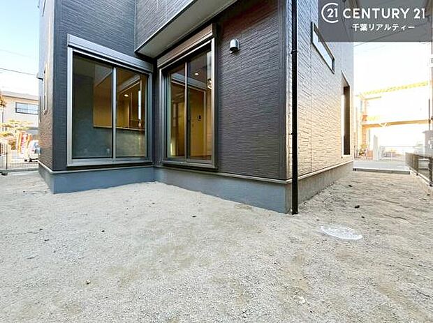 ちょっとしたお子様の遊び場として利用できます！リビングから様子が見えるので、安心してお子様を遊ばせられますね。