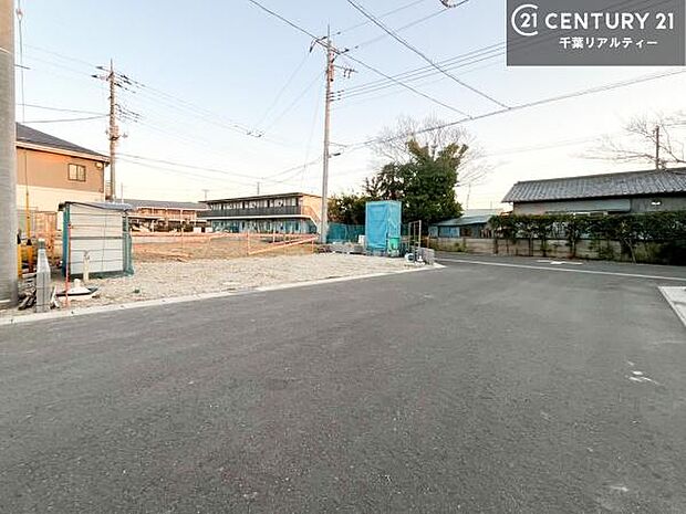 明るく開放的な角地でちょっと贅沢なお住まいをしませんか。