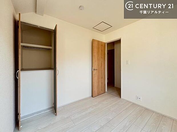 収納がしっかりあるので家具の配置がしやすく、ライフスタイルに合わせたお部屋作りが可能です。