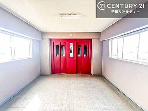エレベーター完備！くたくたに疲れた日や両手にお荷物でもらくらく帰宅できそうですね。