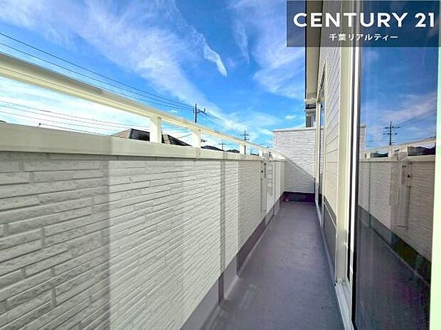 陽当たり良好なバルコニーです！晴れた日には青い空を見渡せる開放的な時間を楽しめます。【現地販売会開催中】