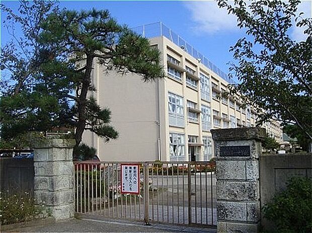 木更津市立木更津第一中学校まで1271m