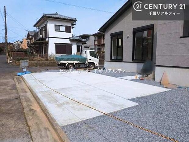 カースペース付きなのでマイカーをお持ちの方も安心ですね!ぜひ現地にてお確かめくださいませ!