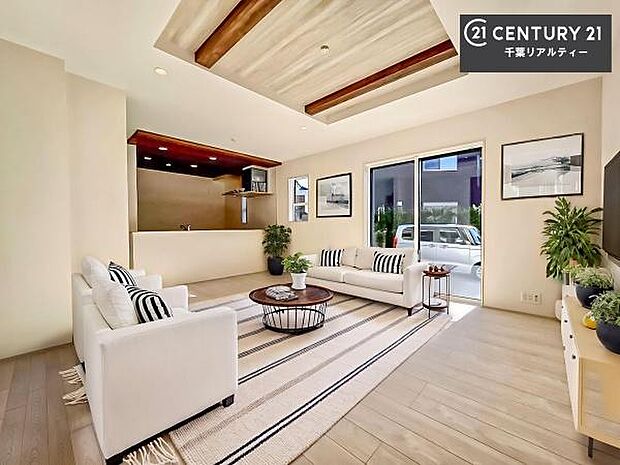 家具はCGパースです。大切な家族が集まるからこそLDKにはこだわりたい。明るく心地よいリビングです。