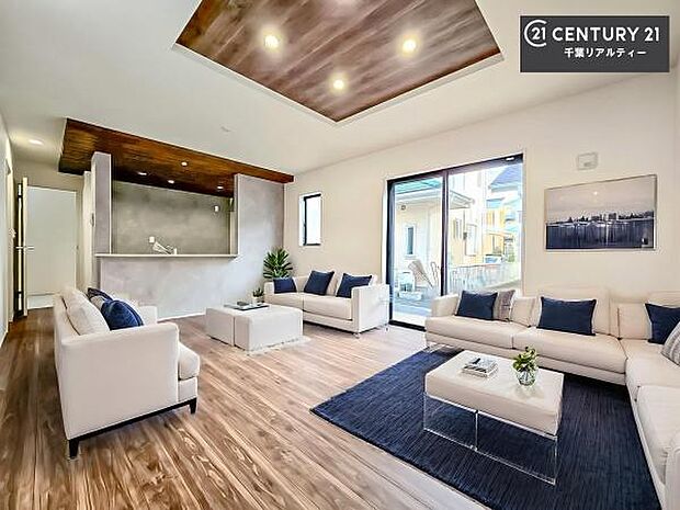 家具はCGパースです。大切な家族が集まるからこそLDKにはこだわりたい。リフォームで生まれ変わった美邸で新しい生活はいかがですか！