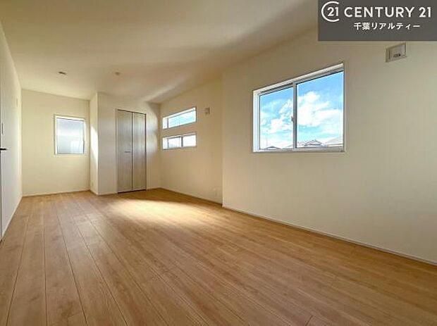 間仕切り対応可能！家族構成に合わせてお部屋を4LDKから5LDKに変更が出来ます！