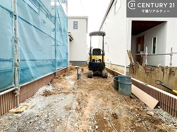 カースペース付きなのでマイカーをお持ちの方も安心ですね！ぜひ現地にてお確かめくださいませ！