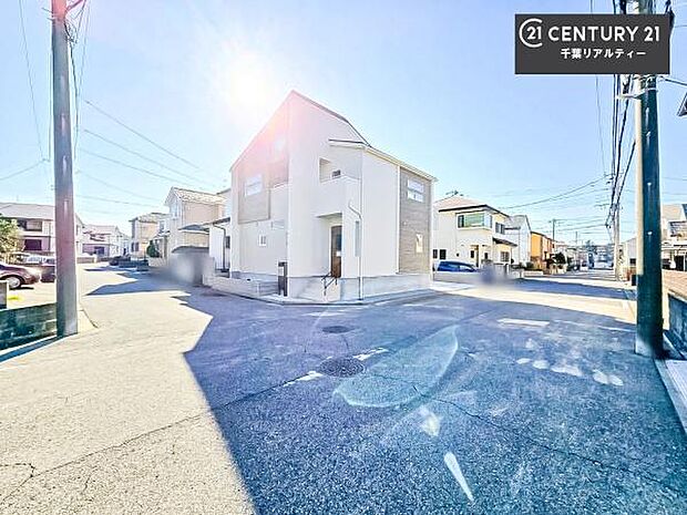 周辺環境や、お客様のご希望に合った物件も一緒にご案内を致します。住宅ローンアドバイザーによるご相談も承ります。当社はお問い合わせに即対応します！お待たせしません！