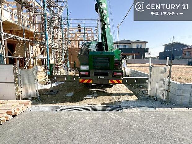 駐車スペースは2台分あります！セカンドカーはもちろん、バイクや自転車なども置き場所に困りません。