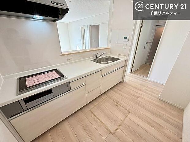 収納スペースが豊富で、調理スペースがスッキリと片付きひろ〜く活用できます！快適に作業ができます！毎日の料理が捗ります！【現地販売会開催中】