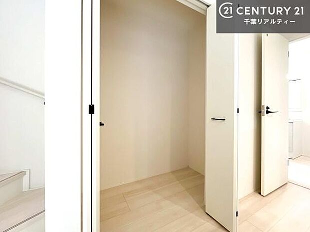 パントリー付き！お米や飲料水、食材のストックもスッキリ整頓することができます！是非現地でお確かめください。