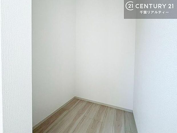 2つのお部屋にウォークインクローゼットが完備！お部屋がスッキリ片付きます！