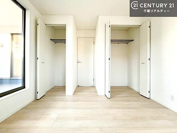 収納スペース充実しています！急なお客様が来客しても散らかったお部屋をサッと片付けられます！お部屋のスペースが生まれゆとりあるお部屋を演出することが出来ます！