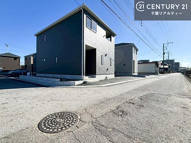 周辺環境や、お客様のご希望に合った物件も一緒にご案内を致します。住宅ローンアドバイザーによるご相談も承ります。当社はお問い合わせに即対応します！お待たせしません！