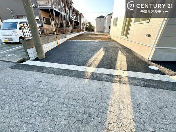 カースペース付きなのでマイカーをお持ちの方も安心ですね！ぜひ現地にてお確かめくださいませ！