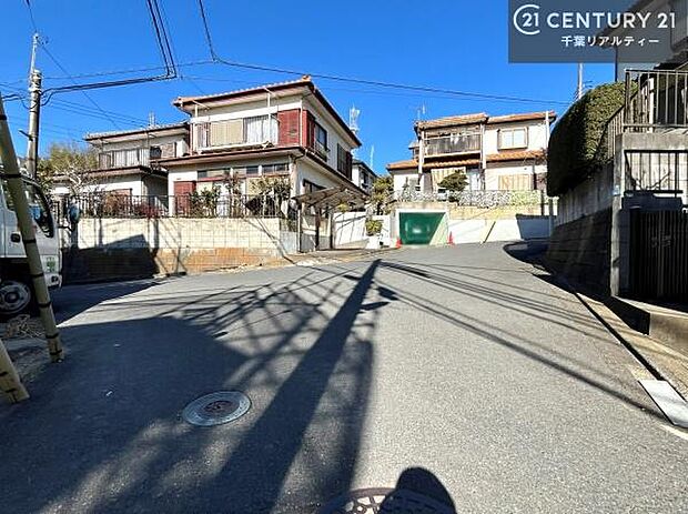 当日のご内覧も随時承っております！店舗駐車場完備＆お子さまも楽しく過ごせるキッズスペースあり!ぜひご家族そろってお気軽にお越しください！