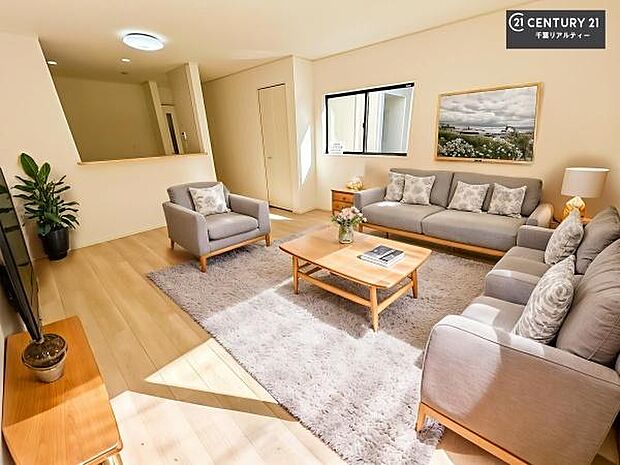 家具はCGパースです。開放感のある広々LDK！ソファーやダイニングテーブルを置いても窮屈にならないので快適に過ごせます！コミュニケーションが取りやすいリビングです！