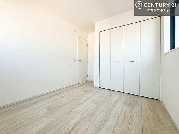 収納がしっかりあるので家具の配置がしやすく、ライフスタイルに合わせたお部屋作りが可能です。