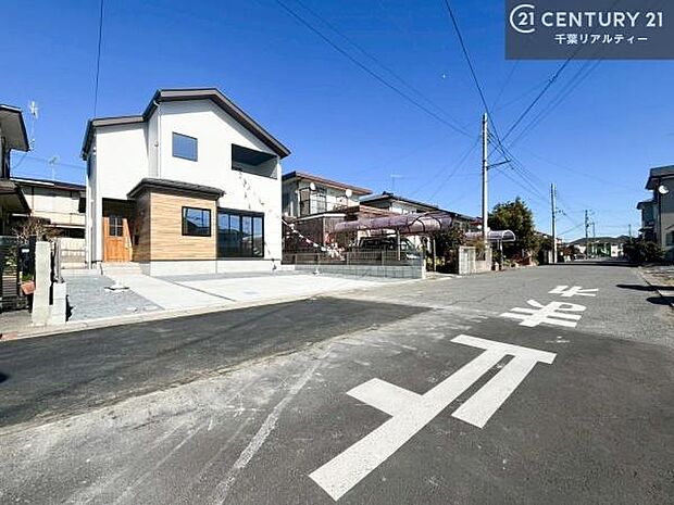 周辺環境や、お客様のご希望に合った物件も一緒にご案内を致します。住宅ローンアドバイザーによるご相談も承ります。当社はお問い合わせに即対応します！お待たせしません！