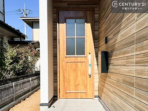 物件探しのご条件・ご要望・ご質問など、何なりと弊社スタッフまでお申し付けください！不動産に関することなら、どのようなことでも誠心誠意対応させて頂きます。