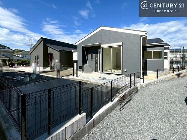 周辺環境や、お客様のご希望に合った物件も一緒にご案内を致します。住宅ローンアドバイザーによるご相談も承ります。当社はお問い合わせに即対応します！お待たせしません！