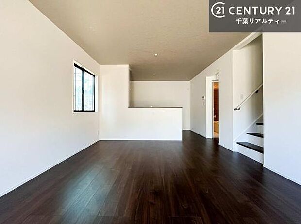 心地良いリビングは家族が自然と集まります。家族団欒の時間が増えそうです。ご家族と、より一層充実した時間を過ごせそうですね。