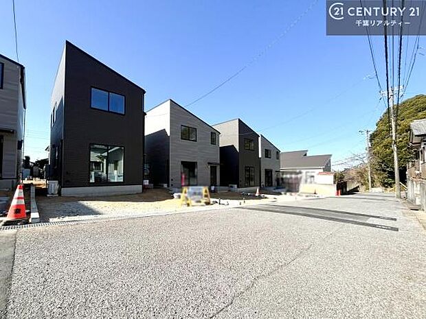 周辺環境や、お客様のご希望に合った物件も一緒にご案内を致します。住宅ローンアドバイザーによるご相談も承ります。当社はお問い合わせに即対応します！お待たせしません！