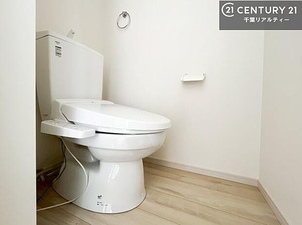 清潔感のある色味のお手洗いです！さわやかでスッキリする空間です！お手入れがしやすいトイレです！