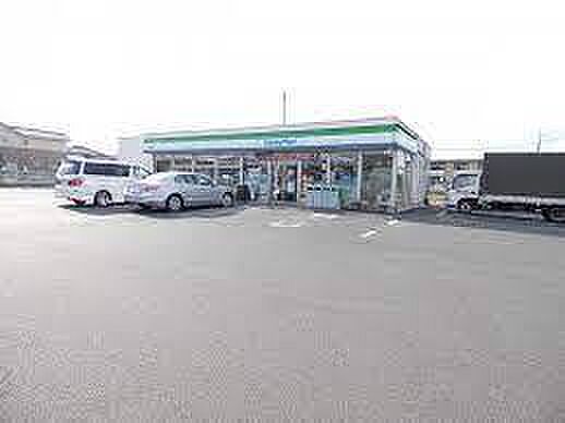 ファミリーマート茂原東部台店まで545m