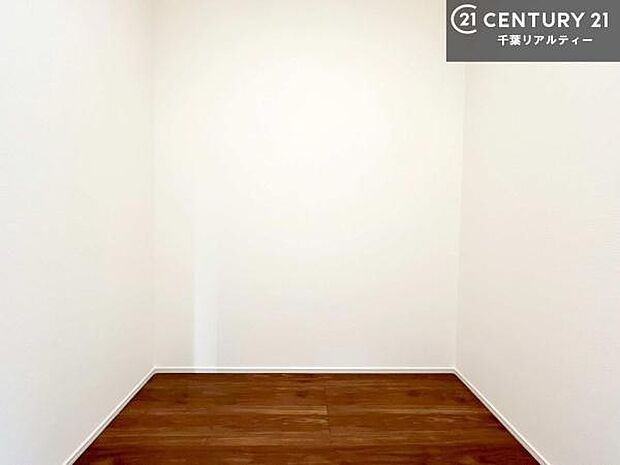 各居室収納付き!急なお客様が来客しても散らかったお部屋をサッと片付けられます!お部屋のスペースが生まれゆとりあるお部屋を演出することが出来ます!