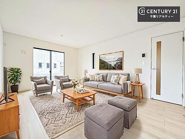 家具はCGパースです。心地良いリビングは家族が自然と集まります。家族団欒の時間が増えそうです。ご家族と、より一層充実した時間を過ごせそうですね。